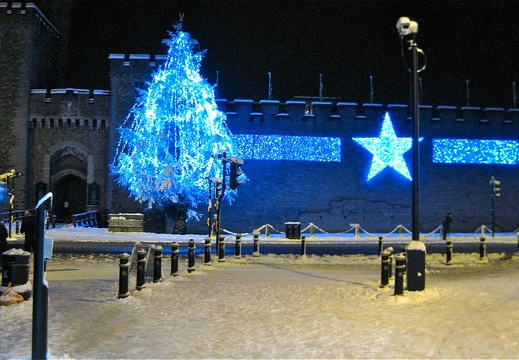 Festive Cardiff Castle